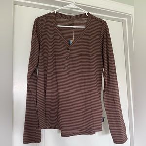 NWT Patagonia Long-sleeved v-neck stripe shirt